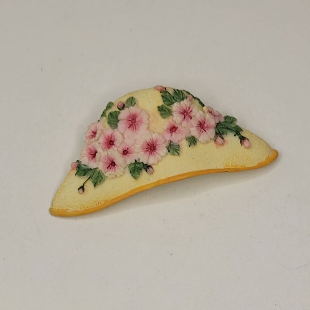 ▪︎Hat Brooch